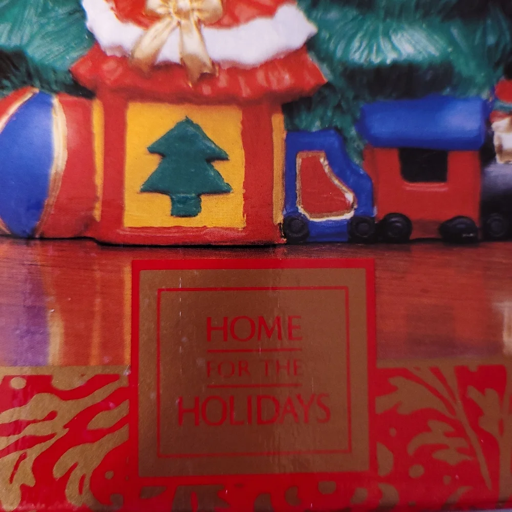 Home for the Holidays Musical Christmas Tree Elves Presents Filenes